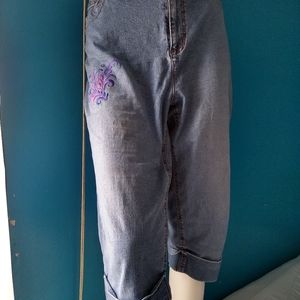 Villager by Liz Claiborne Capris with NTW Shirt